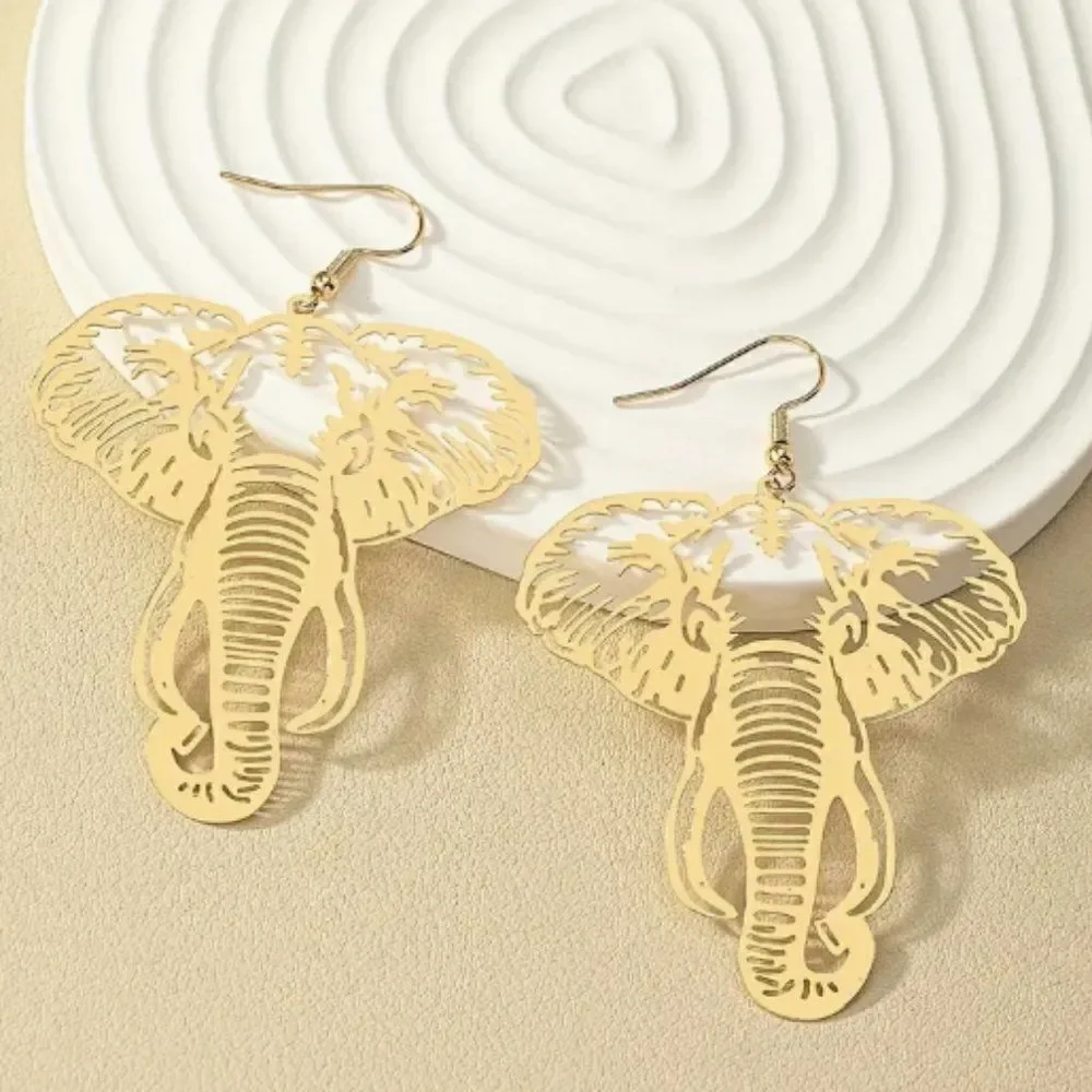 ✨🆕 ✨🔅🐘 Beautiful BoHo Elephant 🐘 Golden Tone Dangle Earrings 🐘🔅✨